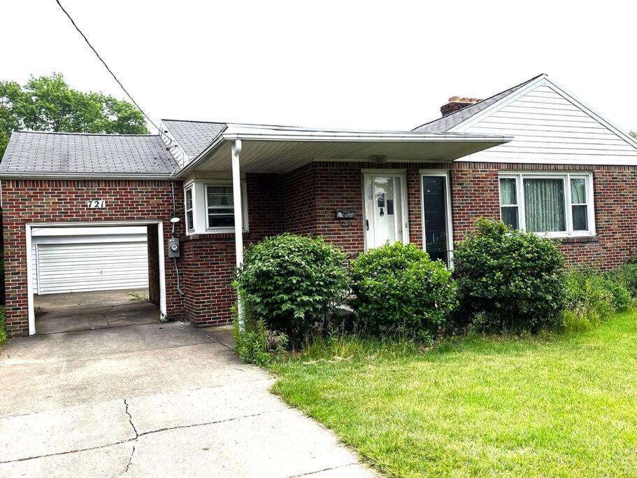 Entire Home In Buffalo - 6 Guests 3 Bedroom 1 Bath - Convenient Location - 25Min To Niagara Falls Eksteriør bilde